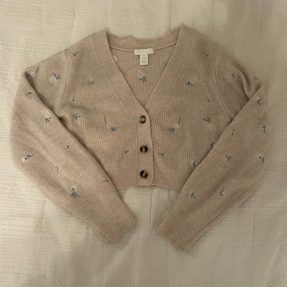 H&M Women’s Cropped Cream Cardigan with Floral Design